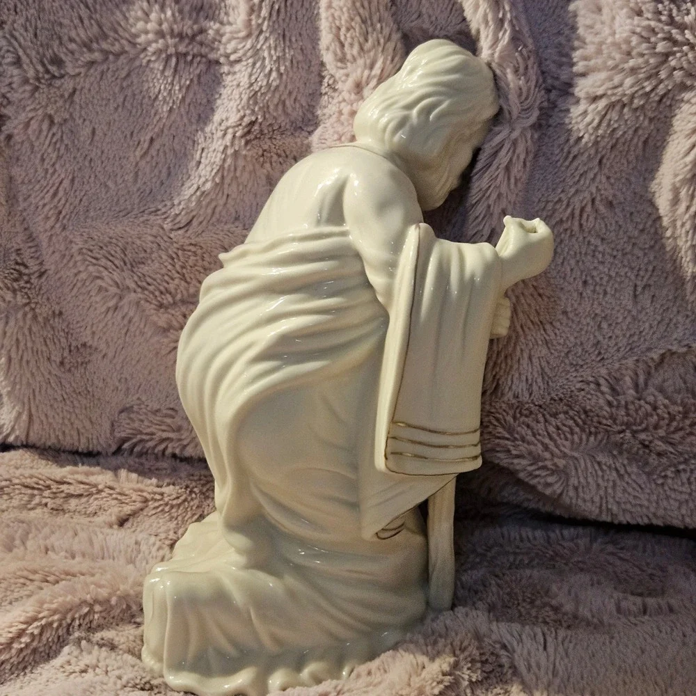 VTG‎ Ivory Porcelain Nativity Set Holy Family Joseph Mary Baby Jesus Gold Accent